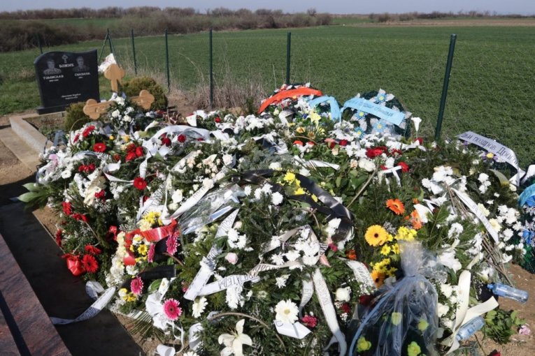 Grob Dragana Lazića