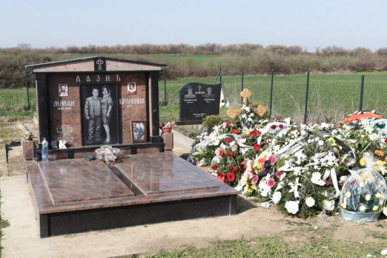 Grob Dragana Lazića
