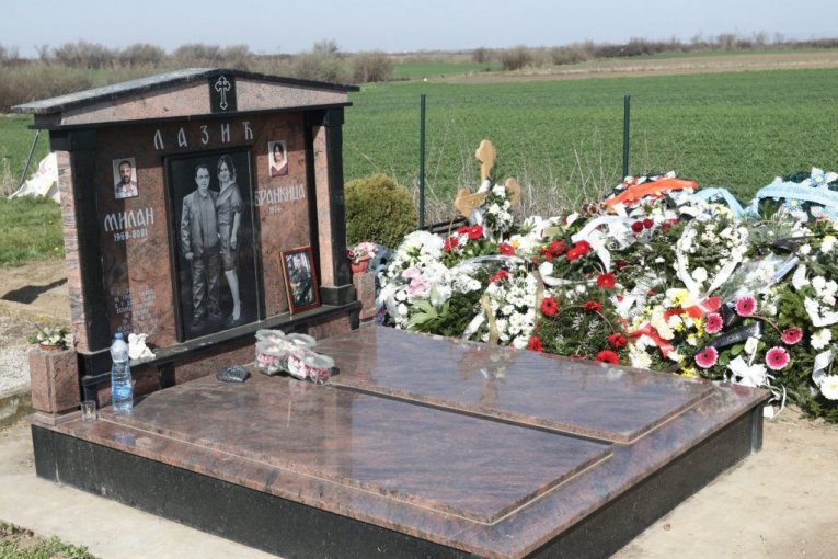 Potresan prizor na grobu Brankice Lazić