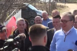 VUČIĆ U SMEDEREVSKOJ PALANCI! Obilazi građane i priča o problemima!