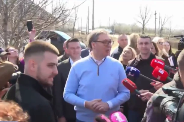 "OD KARAĐORĐA NIKO NIJE DOLAZIO KOD NAS!" Meštani Mramorca ugostili Vučića: PREDSEDNIK RAZGOVARA O KLJUČNIM PROBLEMIMA U SELU!