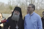 VUČIĆ U MANASTIRU PINOSAVA! Predsednik posetio svetinju u Kusadaku!