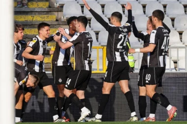 PARTIZAN - TSC: Neočekivani udarac za crno-bele pred poluvreme, gosti prepolovili prednost u Humskoj!
