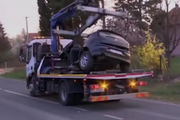 SLOBODAN (21) POGINUO NA LICU MESTA, U AUTOMOBILU BIO SA BRATOM! Jezivi detalji stravične nesreće u Barajevu!