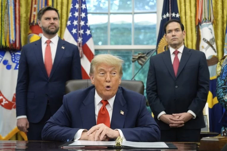 TRAMP POSVAĐAO RUBIJA I VENSA: Dva ključna čoveka predsednika SAD ne pričaju zbog Irana! Evo ko od njih NEĆE RAT