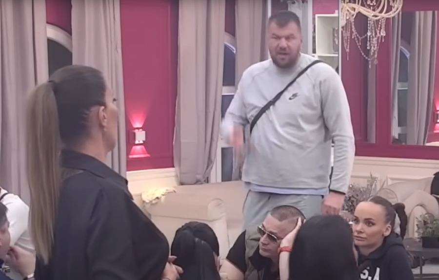 ANĐELO NIJE JEDINI!? Kačavenda slala vrele poruke i Janjušu! MILENA POLUDELA ZBOG INZETIH INFORMACIJA U "ELITI 9" (VIDEO)