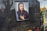 SABLASNA SCENA NA GROBU KSENIJE PAJČIN NA DAN GODIŠNJICE: Pogledajte šta smo zatekli na licu mesta, OVAJ detalj slama srce! (VIDEO)