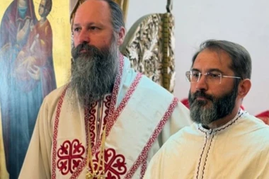 BEOGRAD DOBIO NOVOG SVEŠTENIKA: Vladika Ilarion u velikoj svetinji rukopoložio đakona Aleksandra Azdejkovića u sveštenički čin