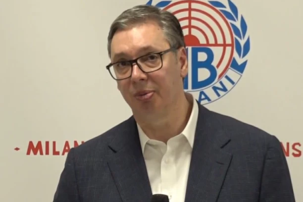 "ZAHVALJUJUĆI ONOME ŠTO VI OVDE PROIZVODITE, DODATNO NAM OMOGUĆAVA DA ČUVAMO MIR"!" Vučić u MB Namenska u Lučanima - DA VAS NEMA PREGAZILI BI NAS (FOTO, VIDEO)