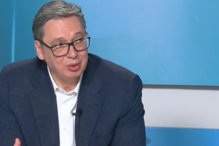 OBRAĆA SE VUČIĆ! Predsednik gost LAV TV!