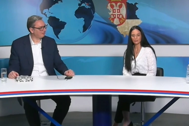 UNUKA DOBRICE ERIĆA I MAJKA ŠESTORO DECE SA VUČIĆEM NA TV LAV U ČAČKU! Neverovatno šta su joj blokaderi radili!