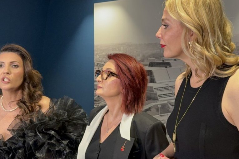 Republic / Photo Gallery / Frajle