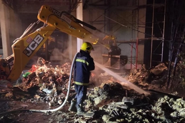 I PORED VELIKOG NAPORA LEKARA! Vasilije (21) izdahuno  posle požara - mladić iz Mladenovca nije izdržao!