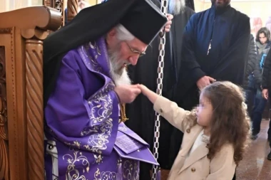 “BOG OD NAS TRAŽI RADNIKE, A NE LENČUGE!”: Vladika Jovan uputio opomenu koja odzvanja