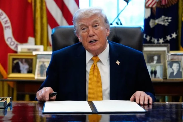 "ON LAŽE!": Gradonačelnik Londona osuo paljbu po Trampu!