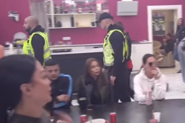 OBEZBEĐENJE HITNO GA HITNO IZVELO: Neviđena MAKLJAŽA u Eliti, PROGRAM obustavljen!