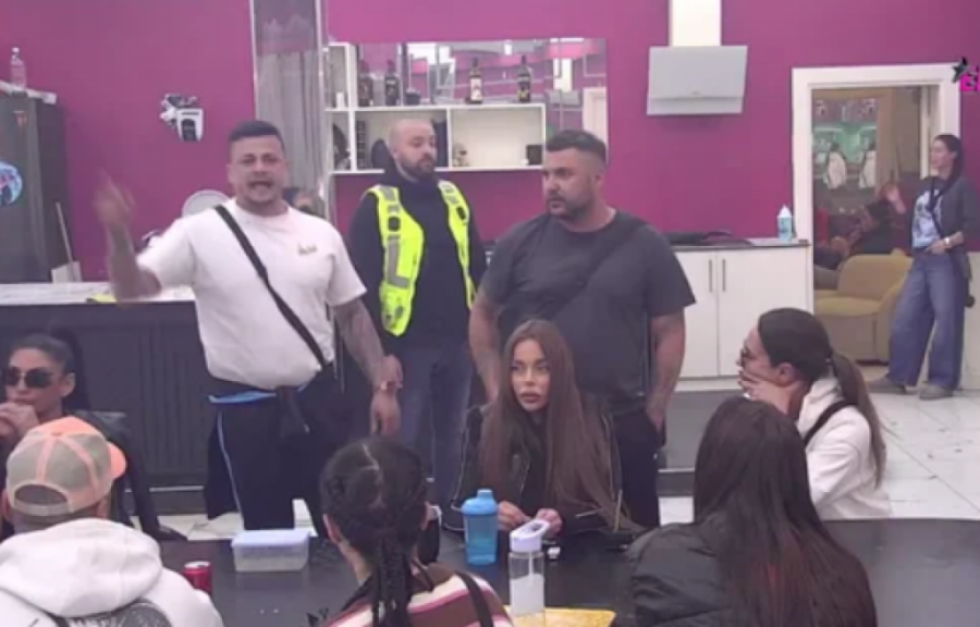 ASMIN DEMOLIRAO ELITU, OBEZBEĐENJE PREKINULO PROGRAM: Nasrnuo na Maju Marinković, pa počeo da BESNI