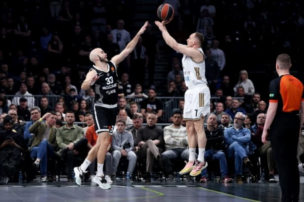 PARTIZAN - DUBAI: Crno-beli loše otvorili meč - ubedljivo gube na poluvremenu!