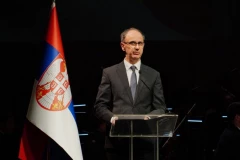 UNIVERZITET JE TOG TRENUTKA PAO NA KOLENA! Premijer Macut o stravičnoj tragediji na Filozofskom fakultetu: Ako nema šta da se krije, čemu otpor? (FOTO)