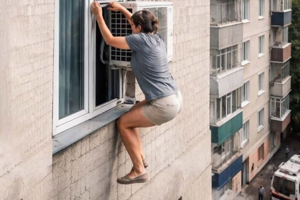 ČISTILA KLIMU, PA PALA SA 5. SPRATA! Žena preživela nemoguće, pa ustala i odšetala kao da ništa nije bilo! (VIDEO)