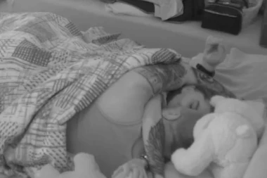 AU, DRUŽE! Janjuš smuvao Kačavendinu bivšu prijateljicu - zaboli joj finalni NOŽ U LEĐA! (VIDEO)