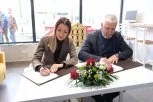 SJAJNE VESTI: Ministarka Mesarović potpisala ugovor za obnovu Starog zdanja u Aranđelovcu, radovi za 60 dana! (FOTO)