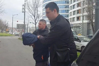 POGLEDAJTE KAKO SU POHAPŠENI PEDOFILI! U nastavku akcije "Armagedon" pala trojica muškaraca zbog posedovanja materijala na kojima su maloletna deca! (VIDEO)