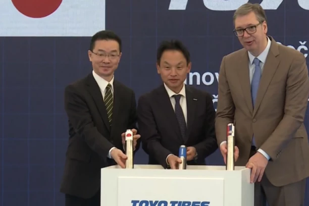ŽIVELO PRIJATELJSTVO IZMEĐU SRBIJE I JAPANA! Vučić i predstavnici kompanije Toyo Tire postavili vremenke kapsule u kamen temeljac!