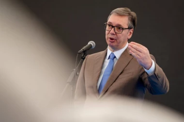 STAKLARSKI GIGANT PONOVO ĆE ZABLISTATI: Vučić prisustvuje otvaranju najmodernijeg pogona u Paraćinu