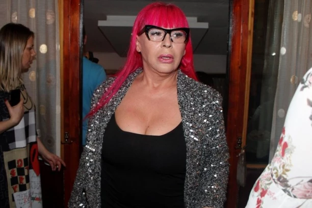 ZORICI BRUNCLIK UKAZANA NEOPHODNA POMOĆ: Ovo je promenilo njen život, evo kakav HOROR je pevačica proživljavala tada!