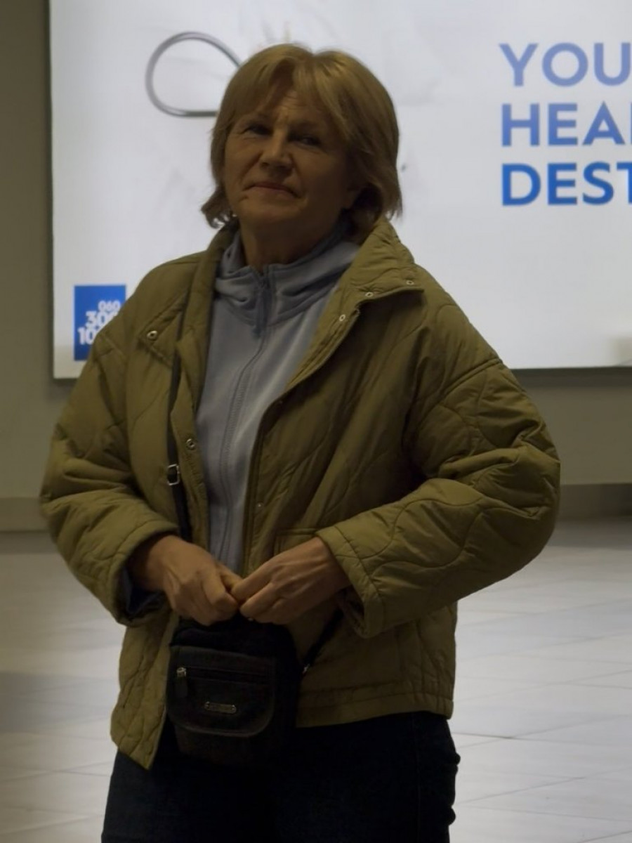 MAJKA STANIJE DOBROJEVIĆ HITNO STIGLA NA AERODROM: Starleta treba da uđe u "Elitu", evo šta se dešava u Surčinu! (VIDEO)