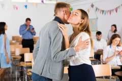 ZAŠTO SE SRBI LJUBE TRI PUTA, A GRCI, TAKOĐE PRAVOSLAVCI, OSTAJU NA DVA: Jeromonah Evtimije otkriva skrivenu poruku jednog naizgled običnog pozdrava