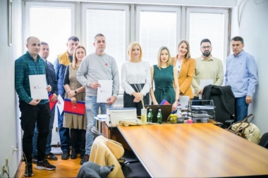 NASTAVLJA SE MASOVAN POVRATAK ZDRAVSTVENIH RADNIKA IZ INOSTRANSTVA! Još 14 medicinara se vratilo u Srbiju, među njima i dva bračna para ! (FOTO)