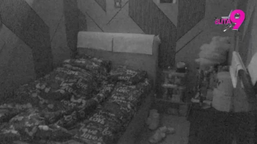 ANITA JEDVA DIŠE POSLE LUKINOG IŽIVLJAVANJA POD POKRIVAČEM: Vujović totalno van kontrole, ona nikad glasnija!