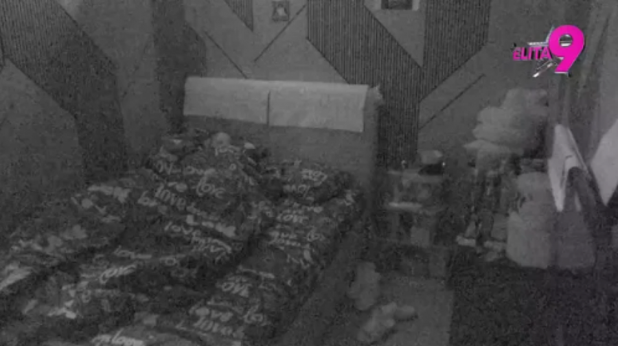 ANITA JEDVA DIŠE POSLE LUKINOG IŽIVLJAVANJA POD POKRIVAČEM: Vujović totalno van kontrole, ona nikad glasnija!