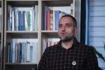 Blokader Predrag Voštinić iz „Lokalnog fronta“ o trošku udruženja slao porodicu na letovanje u Hrvatsku!