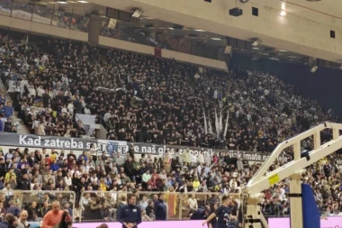 NEZAPAMĆEN SKANDAL: Pogledajte reakciju bosanske publike na himnu lažne države Kosovo! (VIDEO)