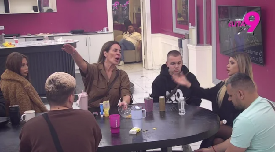 KAČAVENDINI JECAJI PARAJU "ELITU": Najmonstruoznije reči Janjuša i njegove bivše ZGROZILE MILIONE! (VIDEO)