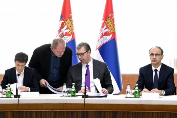 POČELA SEDNICA SAVETA ZA NACIONALNU BEZBEDNOST: Predsedava Vučić - U PODNE SAOPŠTAVA MERE DRŽAVE!