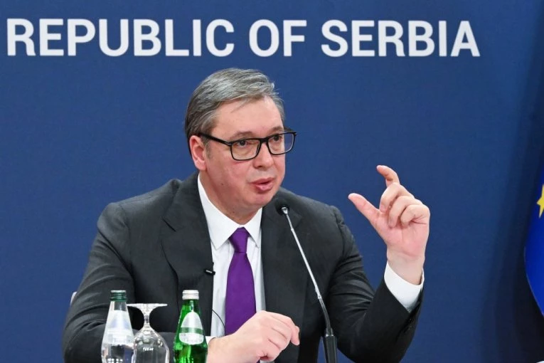 "OVO JE POKLON POLJOPRIVREDNICIMA" Vučić: U narednih sedam dana cena nafte za njih biće 181 dinar, a dalje maksimalno 184 dinara
