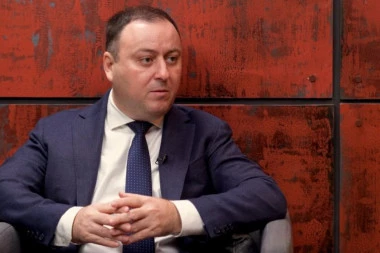 "VUČIĆ KAO PREMIJER - GARANCIJA DA ĆE POSAO BITI ZAVRŠEN" Čučković: Pruga do aerodroma gotova, do kraja godine stiže do Ekspa
