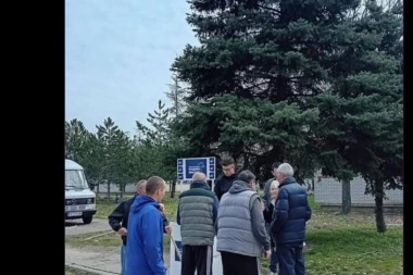 U BRZOJ PALANCI BLOKADERI IZMISLILI INCIDENT NA PIJACI! Lažna prijava zbog političkih poena - SNIMAK SVE POTVRĐUJE! (VIDEO)