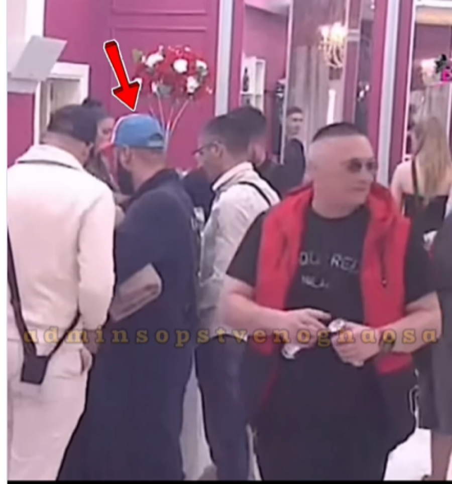 DA LI LUKA VUJOVIĆ MOŽE DUBLJE DA POTONE?! Scena za prazničnom trpezom ZGROZILA JAVNOST - NIŠTA IM NIJE SVETO! (VIDEO, GALERIJA)