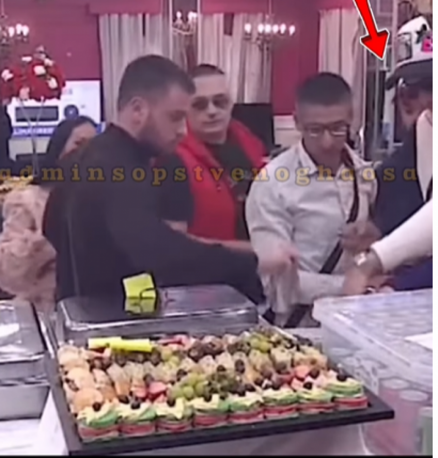 DA LI LUKA VUJOVIĆ MOŽE DUBLJE DA POTONE?! Scena za prazničnom trpezom ZGROZILA JAVNOST - NIŠTA IM NIJE SVETO! (VIDEO, GALERIJA)