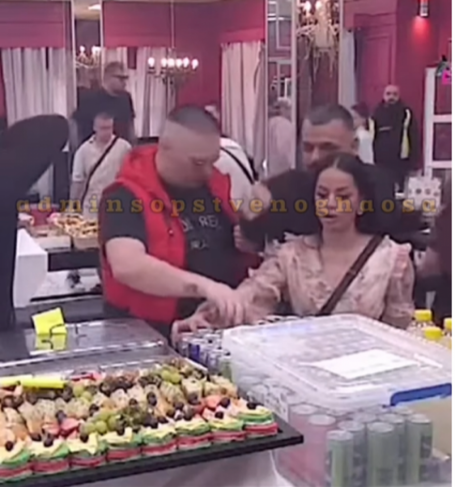 DA LI LUKA VUJOVIĆ MOŽE DUBLJE DA POTONE?! Scena za prazničnom trpezom ZGROZILA JAVNOST - NIŠTA IM NIJE SVETO! (VIDEO, GALERIJA)