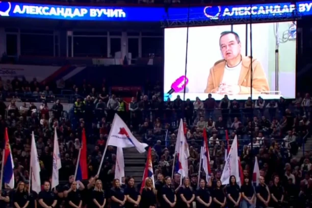 VELIČANSTVENI SKUP SNS Ivica Dačić se obratio građanima: Dve osobe su uticale da situaciju shvatim ozbiljno - predsednik Vučić i moja supruga! (FOTO, VIDEO)