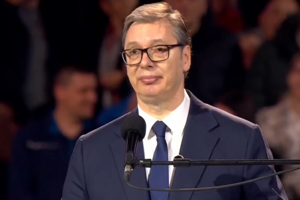 ARENA JE EKSPLODIRALA: STIGAO JE ALEKSANDAR VUČIĆ! Više od 30.000 ljudi u transu – REKORDNA PODRŠKA kakva se ne pamti, dvorana se trese od ovacija! (FOTO, VIDEO)