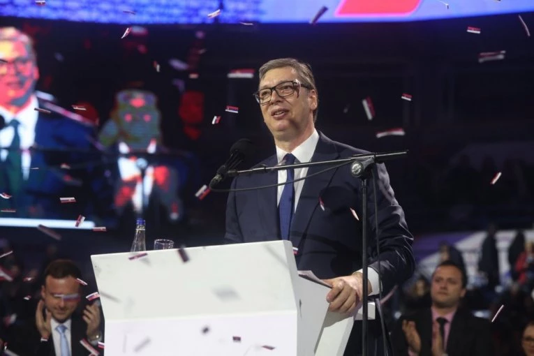 CELA SRBIJA JEDNA PORODICA! Veličanstveni skup u Areni! ČITAJTE U SRPSKOM TELEGRAFU!