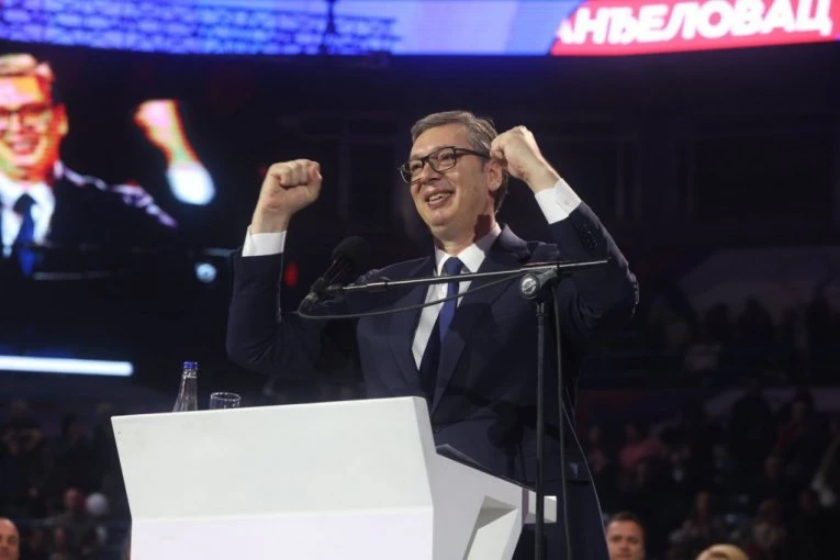 OVO JE VREME KRUCIJALNIH PROMENA! Predsednik Vučić poslao svim građanima SRBIJE nikad MOĆNIJU PORUKU! (VIDEO)