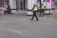 STRAVIČAN PRIZOR U ELITI, OBEZBEĐENJE JURCALO PO IMANJU: Anastasija htela da PREBIJE Boru, jedva ih obuzdali!